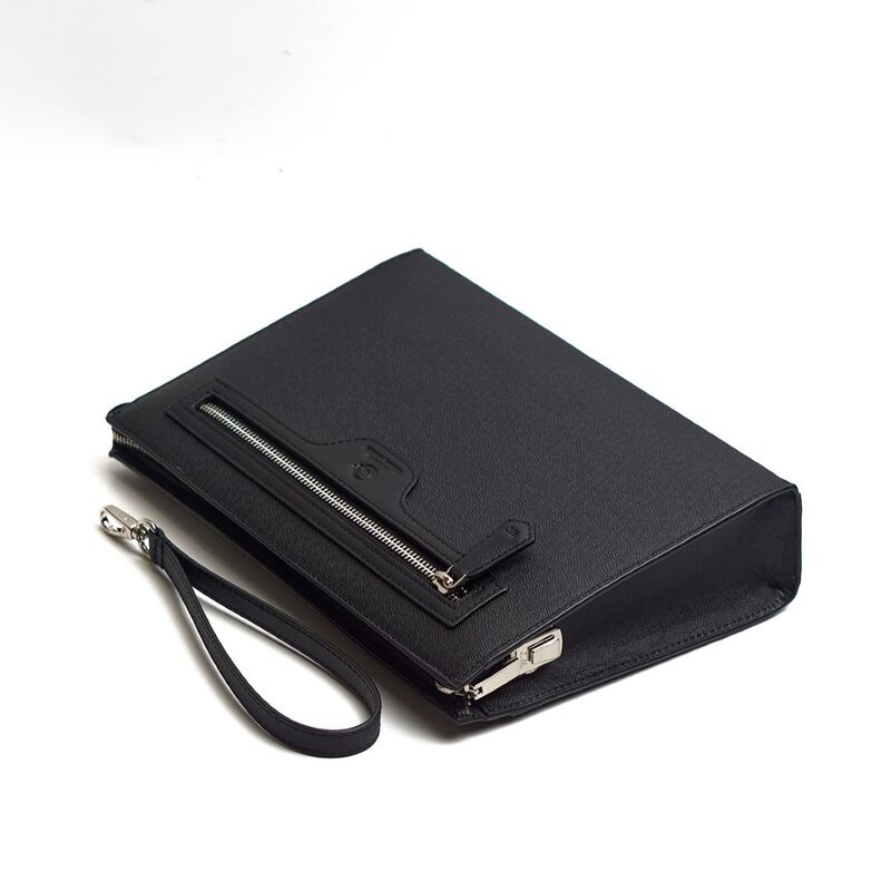 Clutch nam da thật – tuyên ngôn phong cách của quý ông hiện đại hình 2 clutch-nam-da-that-tuyen-ngon-phong-cach-cua-quy-ong-hien-dai-2.jpg
