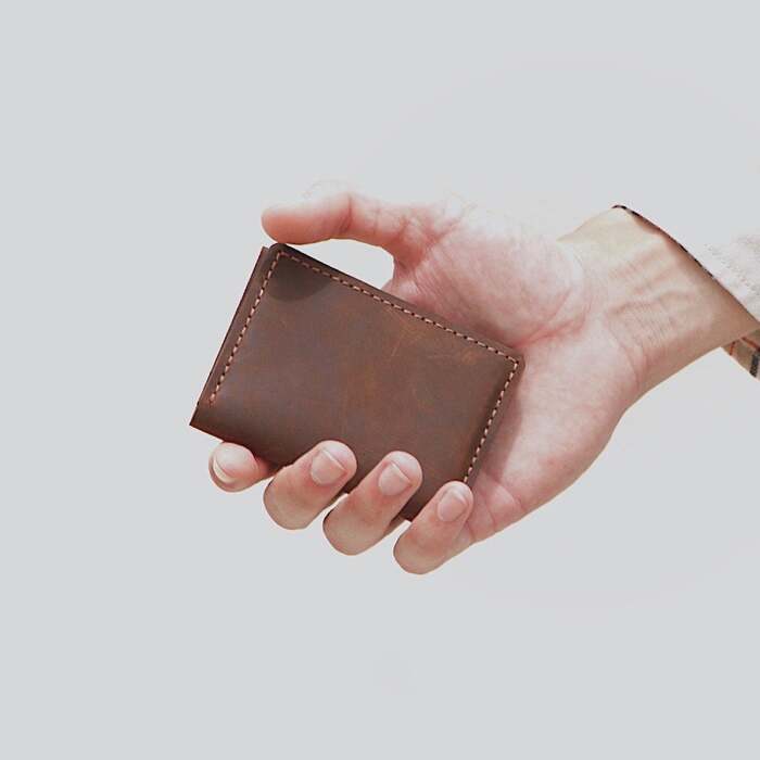 cách phân biệt ví da thật và da giả 1